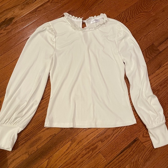 Vestique white ruffled collar top, NWOT - Picture 1 of 3